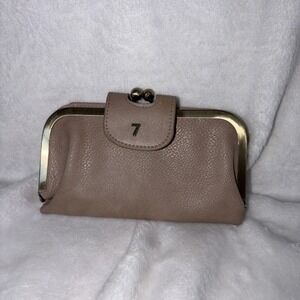Seven Days kiss lock Clutch wallet Vintage Inspired Grandmacore Retro Taupe